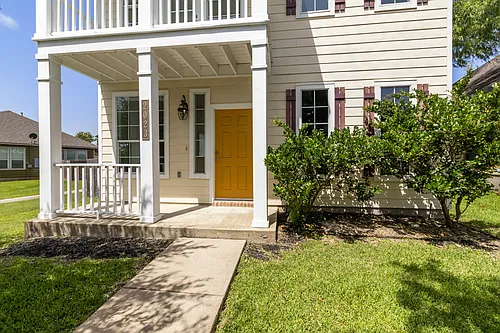2023 Autumn Lake Dr Photo 1