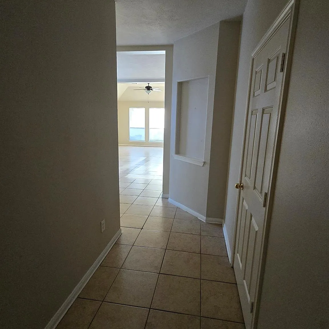 4 bed, 2.5 bath, $2,300 — Photo 3