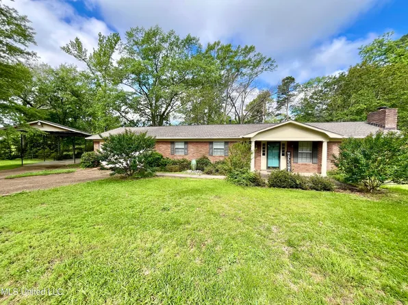 108 Founders Dr, Crystal Springs, MS 39059