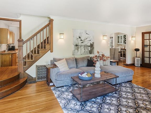 5th image of 801 Ludlow Ave