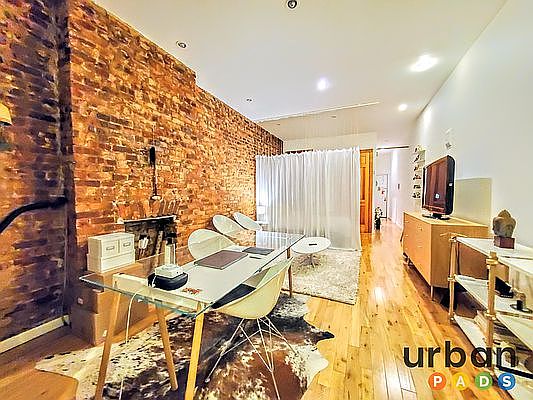 5th image of 887 Saint Johns Pl APT 3RR