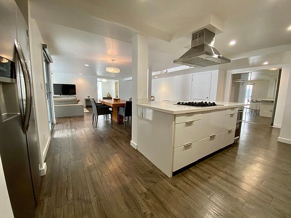 3rd image of 9957 Durant Dr #106