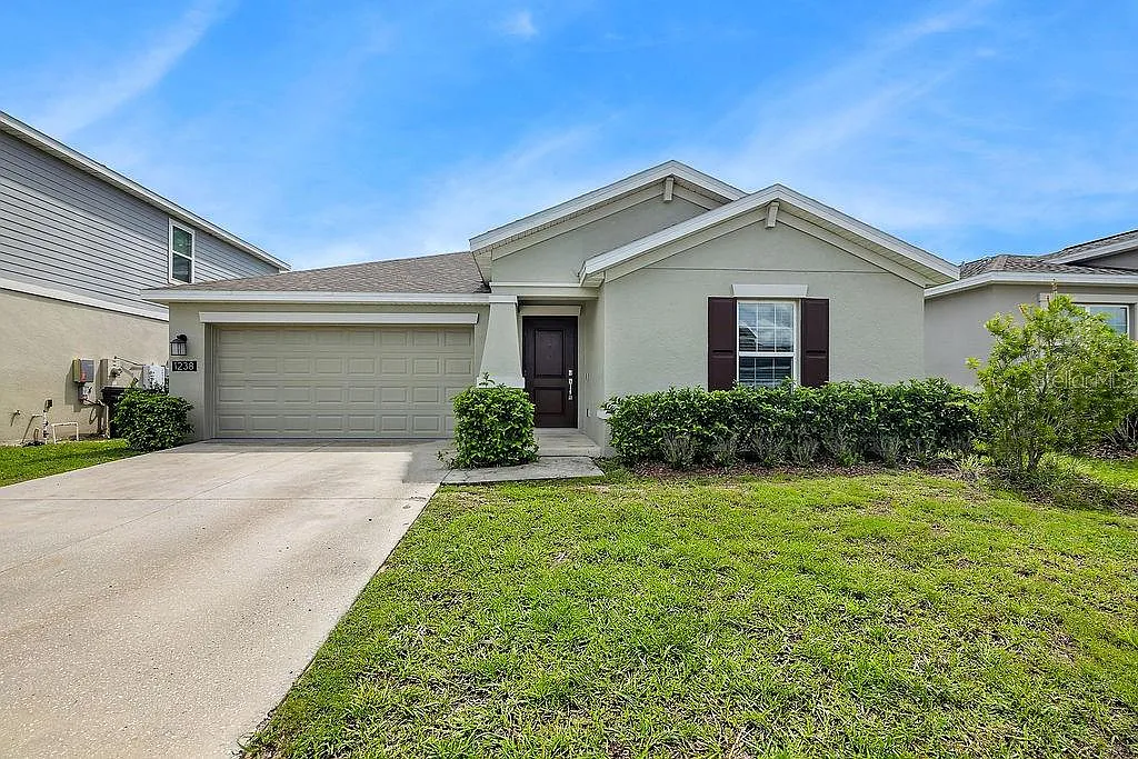 3 bed, 2.0 bath, 1580 sqft, $2,300 — Photo 1