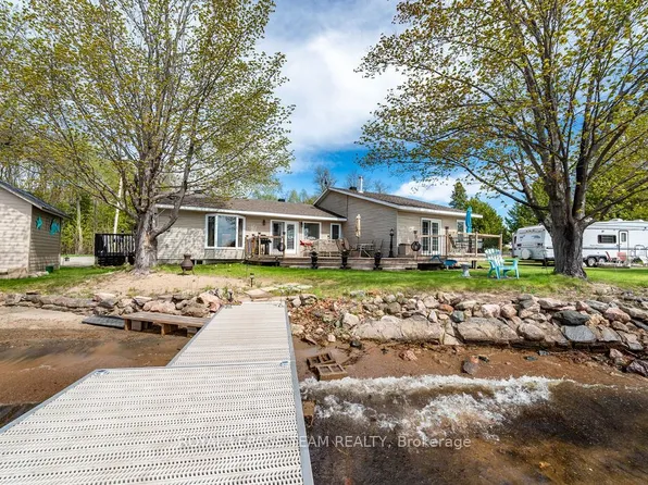 437 Island View Dr, North Algona Wilberforce, ON K0J 1X0