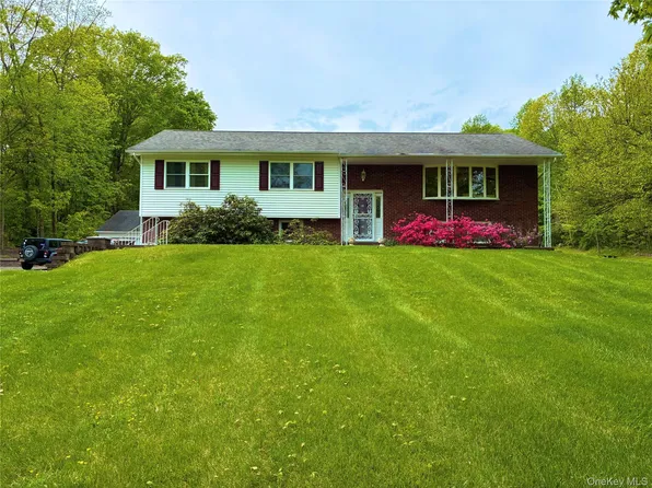 323 Freetown Highway, Wallkill, NY 12589