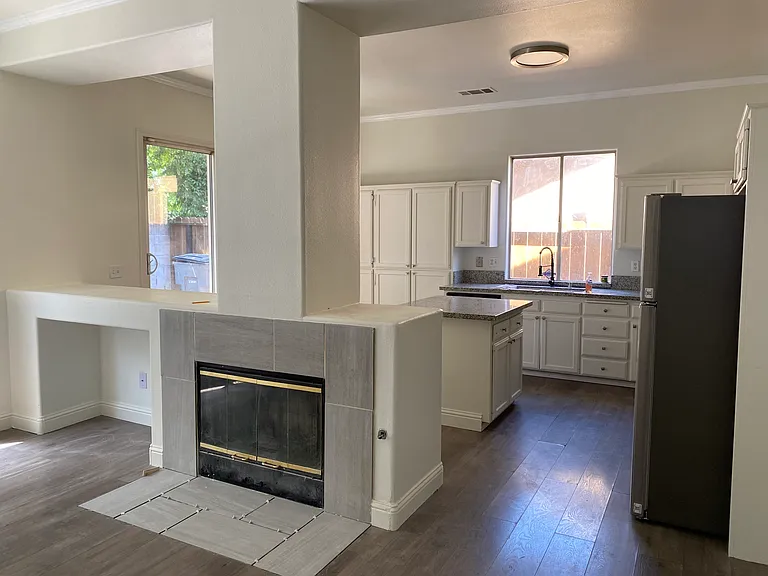 5260 E Wildflower Ln — Photo 4