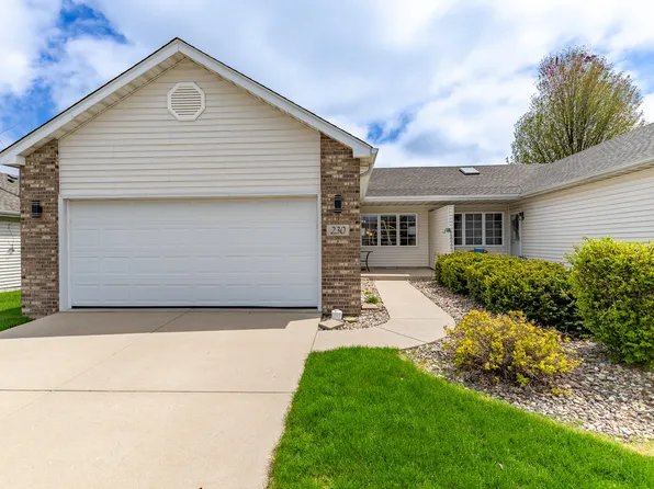 230 S Heather Ln, Crown Point, IN 46307