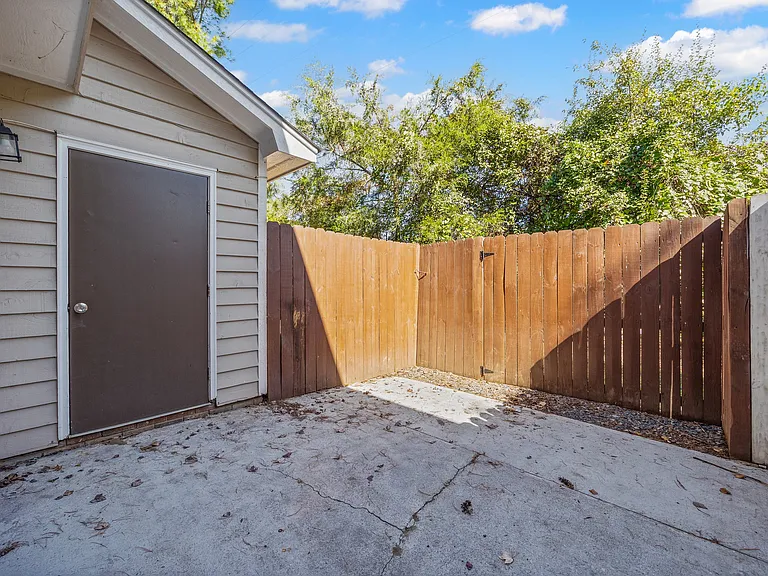704 Heritage Pkwy — Photo 22