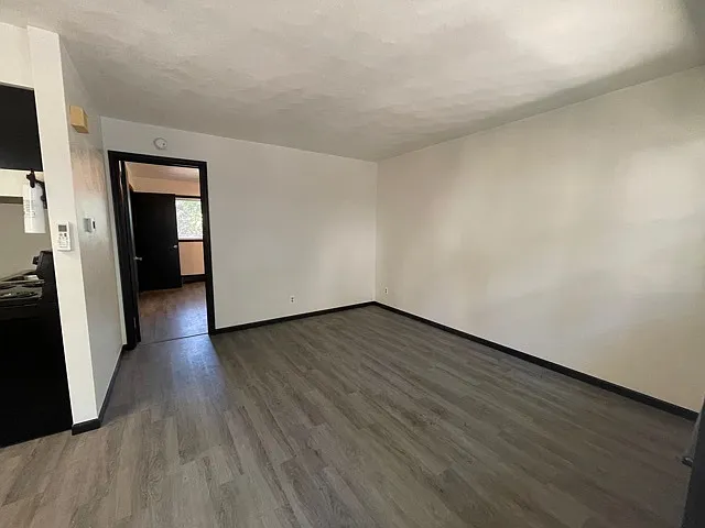 770 University Ave #5 — Photo 3