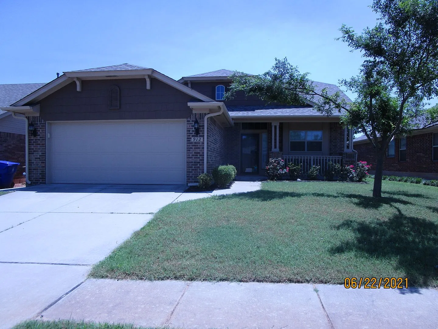 (3) Bed/(2) Bath in Norman w/ Storm Shelter! Walking Trails and Community Park! — Photo 1