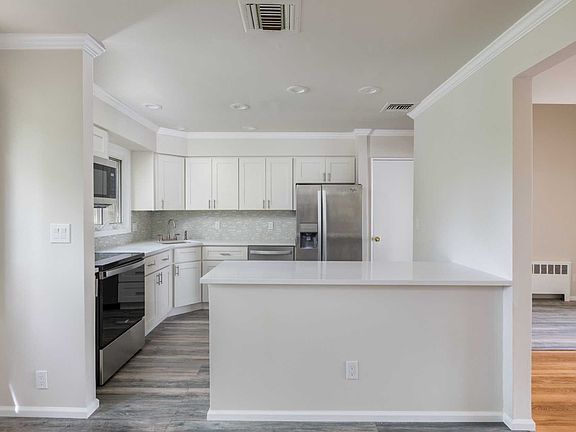 5th image of 2586 Grayson Dr