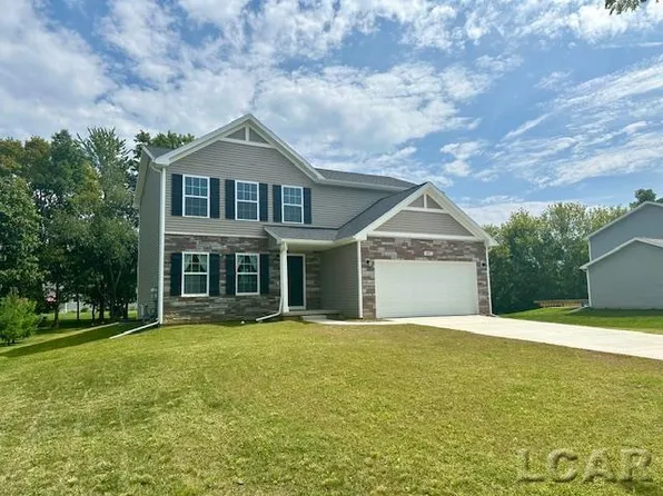 482 Wolf Ridge Ct, Adrian, MI 49221