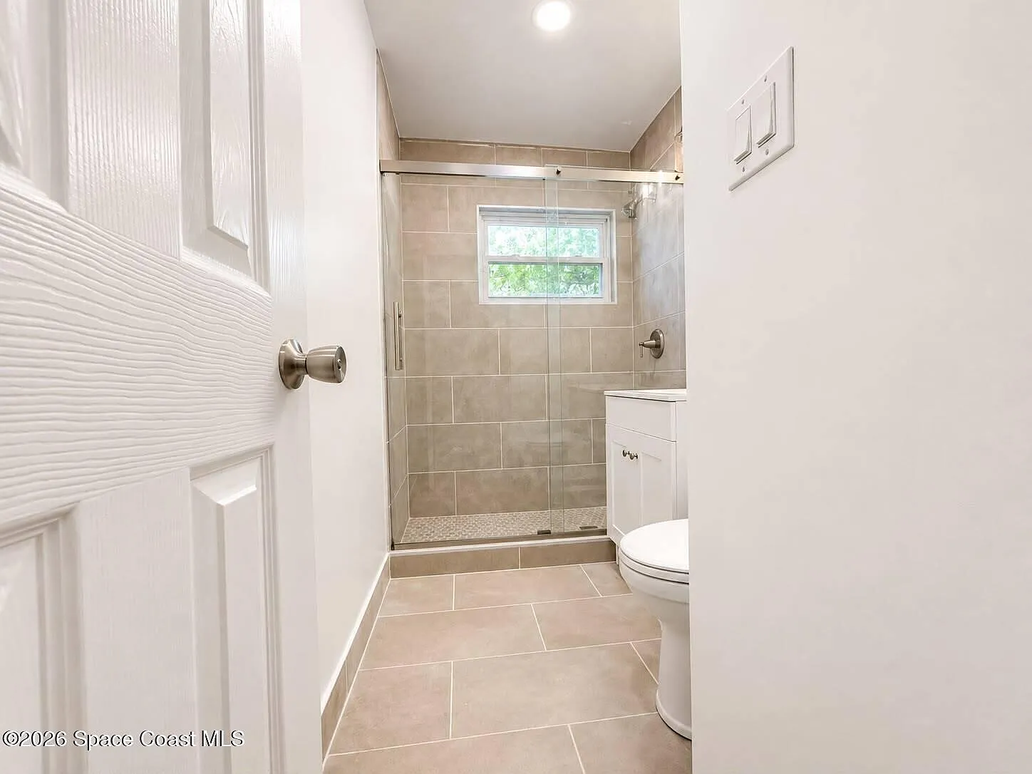 3 bed, 1.5 bath, 903 sqft, $1,900 — Photo 4