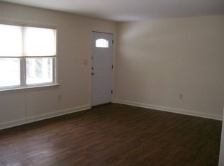 21 Oswego Ave, Middlesex, NJ 08846