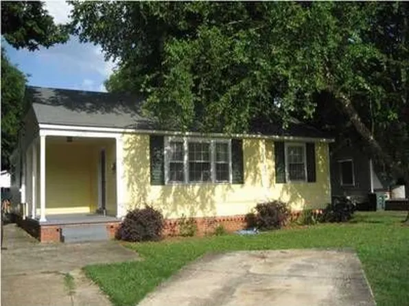 229 Oak Forest Dr, Montgomery, AL 36109