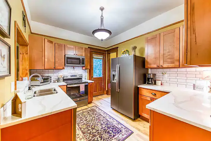 164 Meeker St — Photo 4