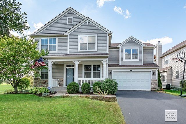 Front view ~ best lot in Churchill Club ~ open lot to your left and backs to walking path!