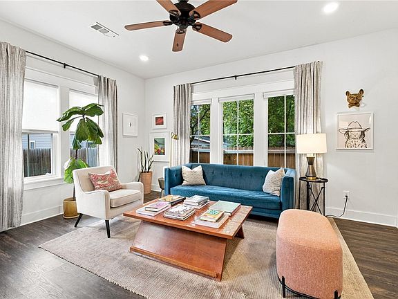 4th image of 506 S College Ave #2