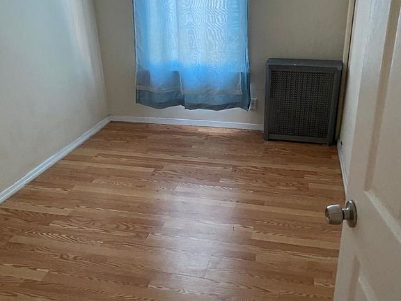5th image of 23-48 Crescent St #2