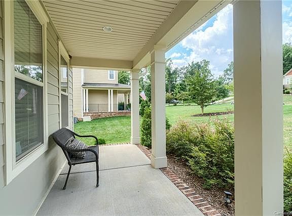 3rd image of 12819 Elkhorn Dr