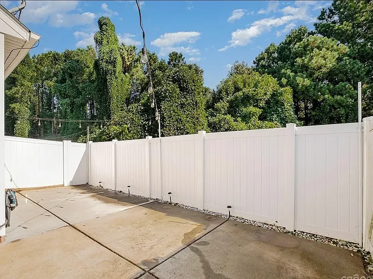 717 Prospect Ln — Photo 12
