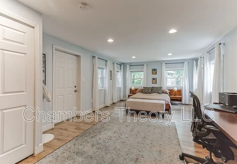 10211 Fox Ln — Photo 29