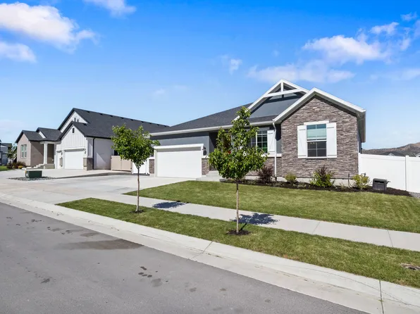 5420 N Cliffrose Dr, Eagle Mountain, UT 84005