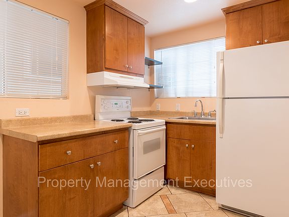 3rd image of 4335 1/2 Louisiana St