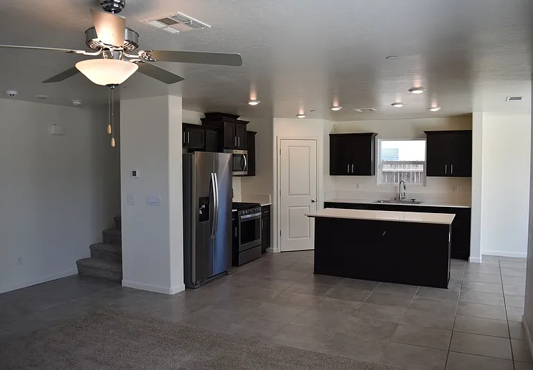 698 Jessie Dr — Photo 8