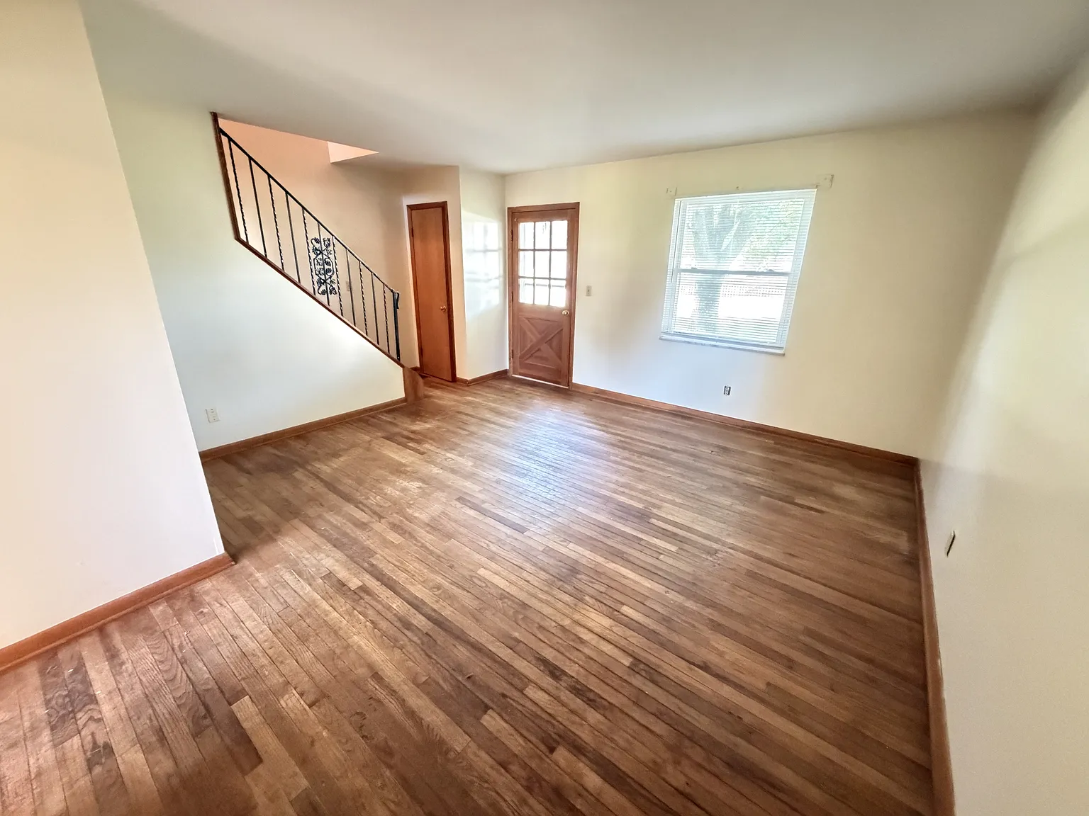 400 Pickrelltown St. - E — Photo 2