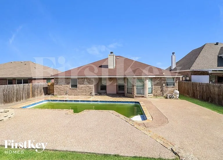911 Joshua Dr — Photo 15