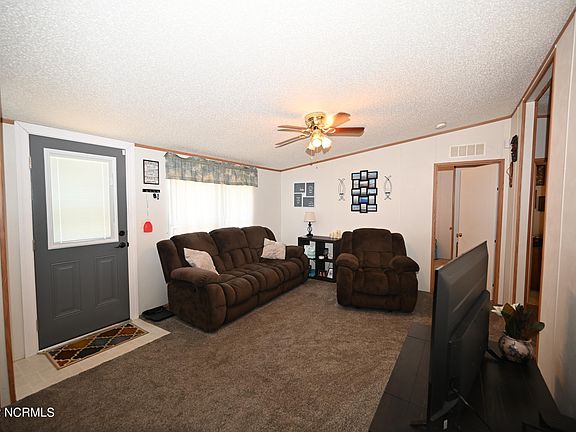 3rd image of 115 Queen Street