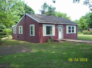 304 Pine St, Decatur, MI 49045