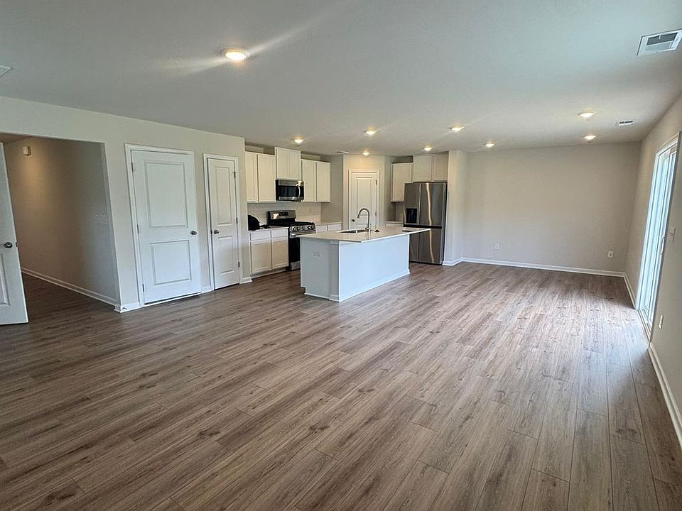 2nd image of 3271 Crawford Ave