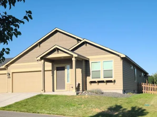 2059 W 45th Ave, Kennewick, WA 99337
