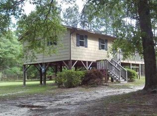 178 Hemlock Ln, Smoaks, SC 29481