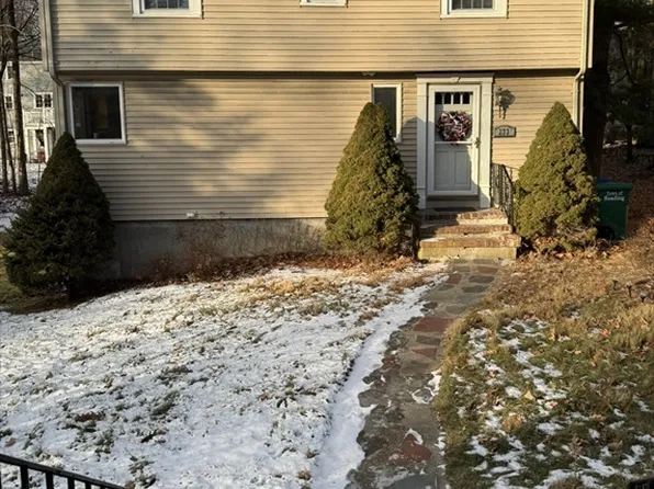 133 Pine Ridge Rd, Reading, MA 01867