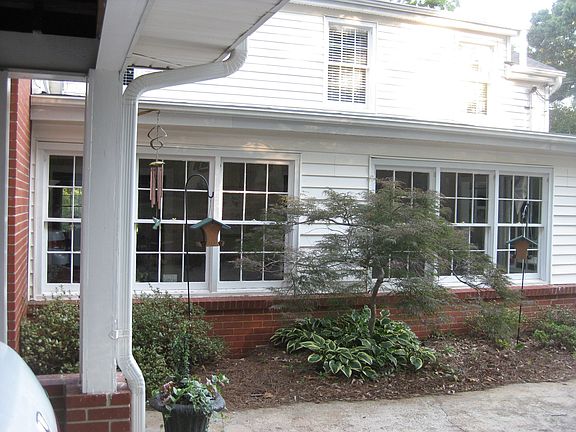 4th image of 104 Ashford Ave