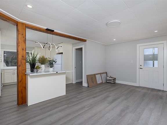 3rd image of 3500 Hammond Bay Rd