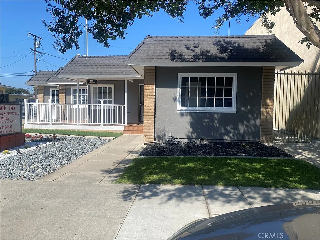 4 bed, 1700 sqft, $3,000 — Photo 2
