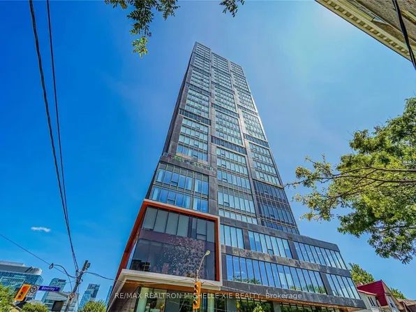 203 College St, Toronto, ON