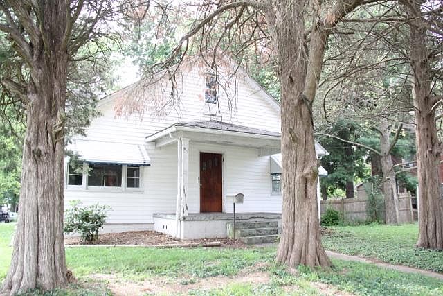 1st image of 915 Monroe Ave