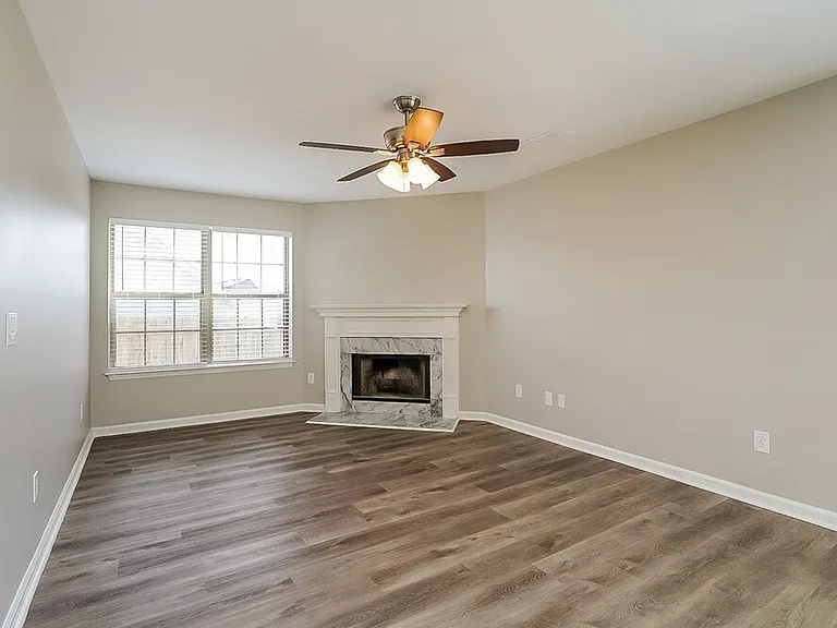 206 Babe Ruth Cv — Photo 4