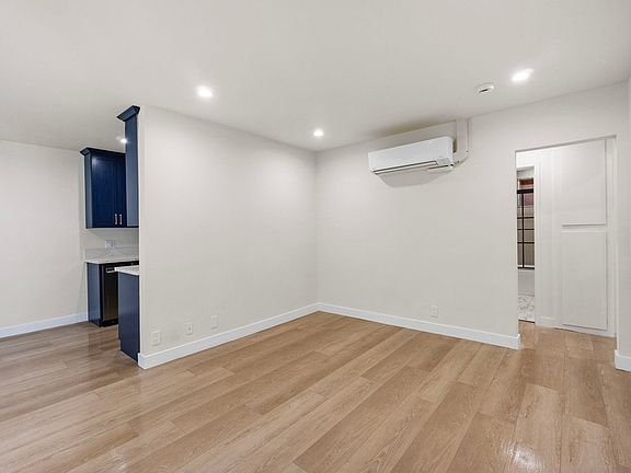 3rd image of 847 15th St #3