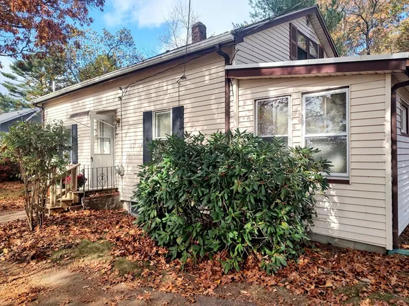 642 Monponsett St, Halifax, MA 02338