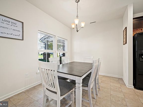 4th image of 37027 Fairway Dr