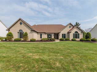 4870 Valleybrook Dr, Brecksville, OH 44141