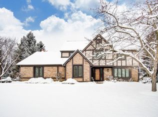 818 Bluffview Dr, Columbus, OH 43235