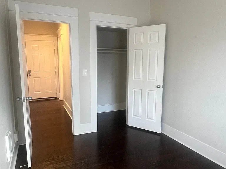 Great Location with Full Washer and Dryer in Unit and Full Kitchen! — Photo 7