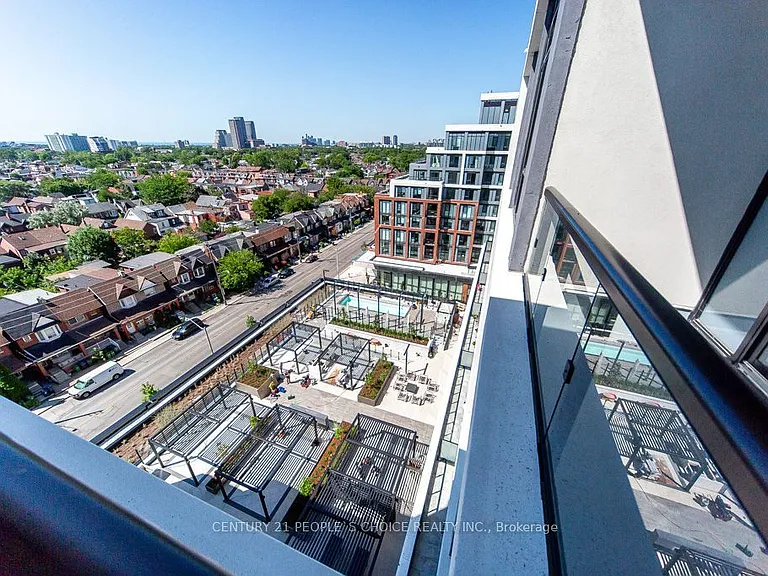 858 Dupont St #Penthouse 32 — Photo 46